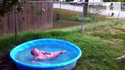Baby is so scared he falls back into pool - Funny - toddletale