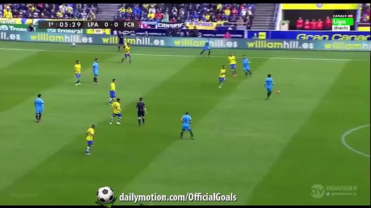But de saurez à la 6' Barcelone 1-0 l'as palamas