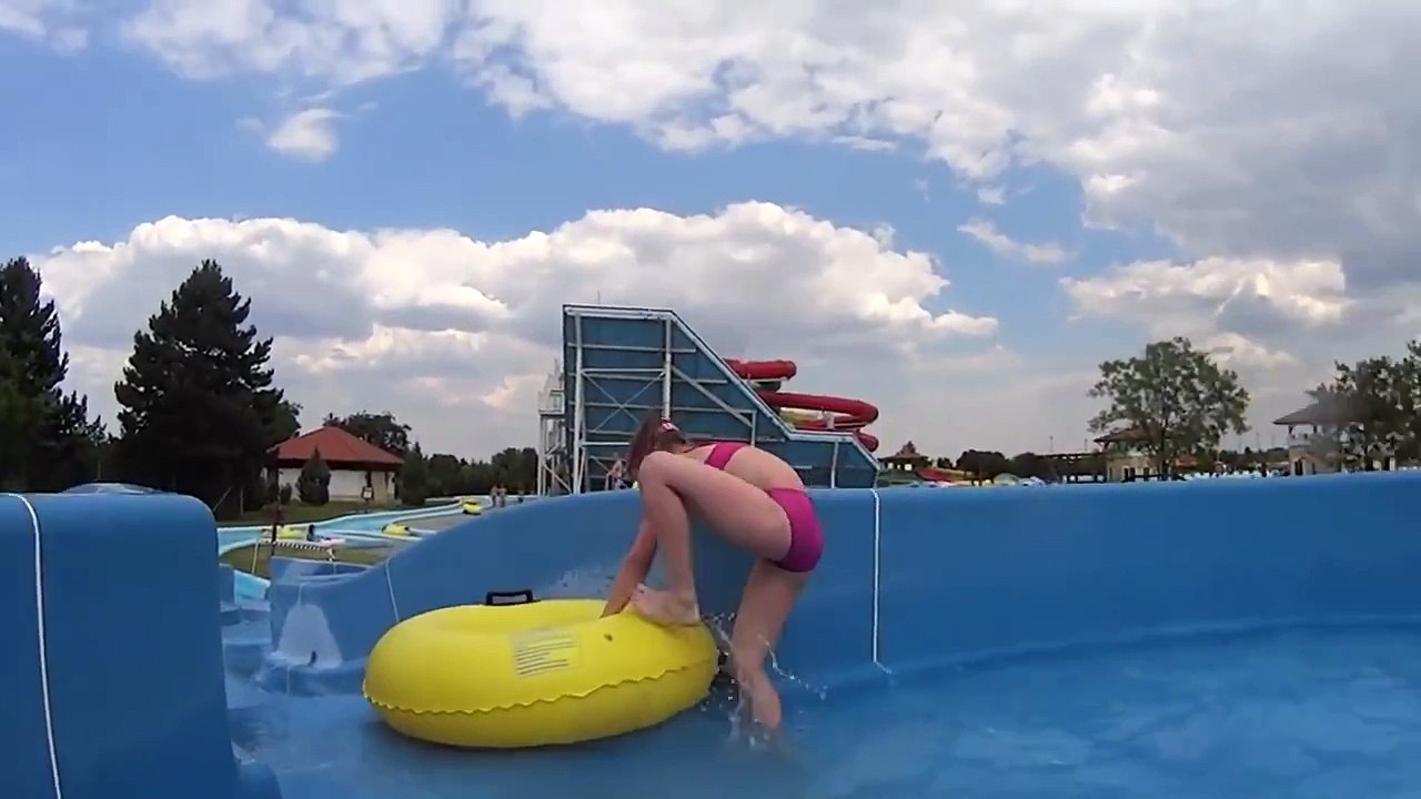 TOP 10 toboggans, aquapark, Parc aquatique, glissades deau populaires 2014 2015