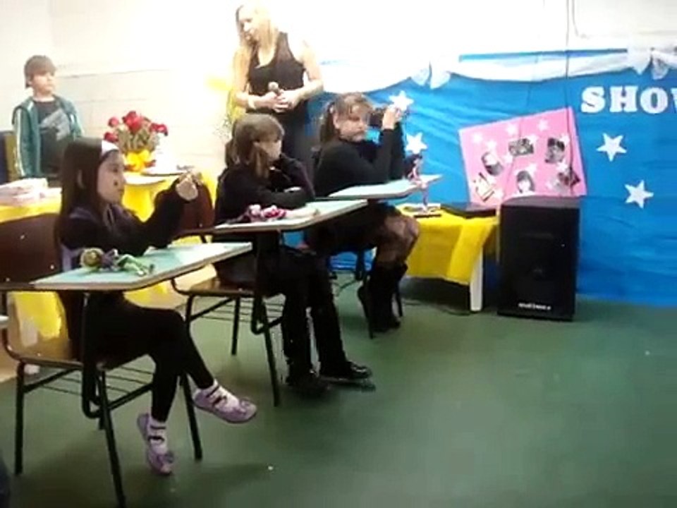 Танец Monster Hight Шоу талантов школьников
