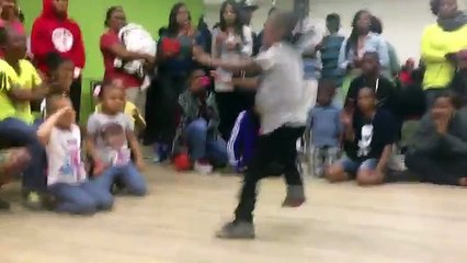 This is amazing dance by this little girls.