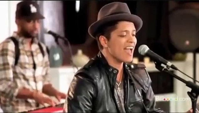 Bruno Mars - The Lazy Song (live)