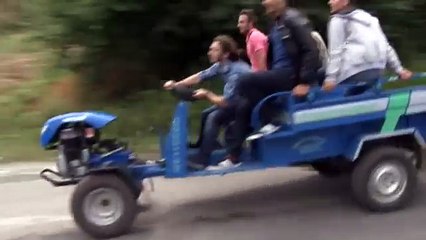 Patpattan savrulan gençler saniye saniye görüntülendi