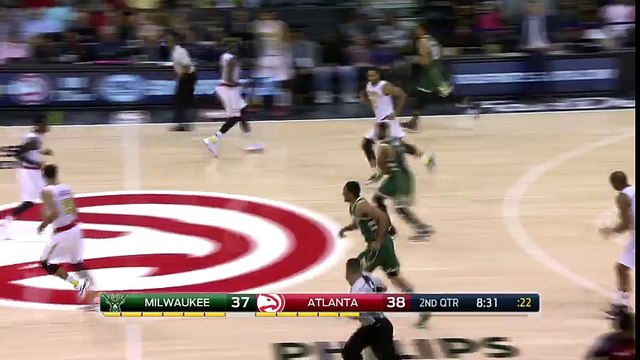 Jabari Parker Dunks Over Al Horford Bucks vs Hawks February 20. 2016 NBA 2015-16 Season