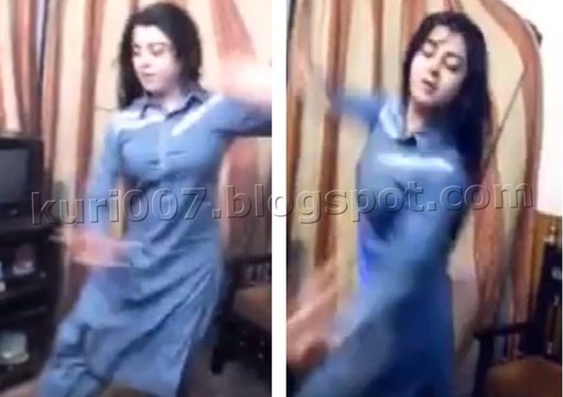 Beautiful Salwar Kameez Girl Homemade Mujra Dance - VideoEggs