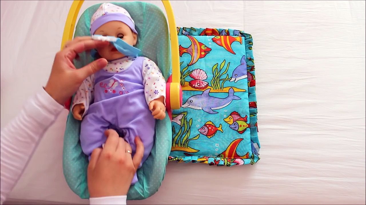 Baby doll toy Minnie Mou[-s-e-] nur[-s-e-] doctor play[-s-e-]t changing diaper bottle feeding putting bab