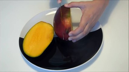 How to peel and cut a Mango easy and fast - 2 cool ways