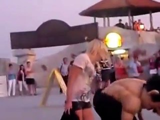 Улётное видео,такого стрептиза вы ещё не видели