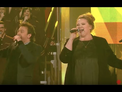 En direct de l’univers en prolongation - Debbie Lynch-White chante Aquarius pour Benoit McGinnis