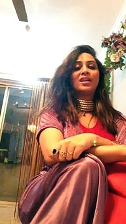 Arshi Khan New Video Message For Shahid Afridi & Javed Afridi