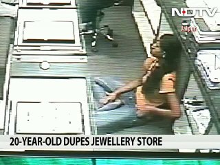 Caught on camera Girl steals diamonds worth Rs. 25 lakh from Jaipur showroom