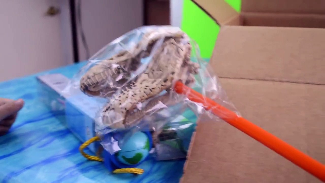 Dinosaurs toys by Safari Ltd - T-rex and Brachiosaurus