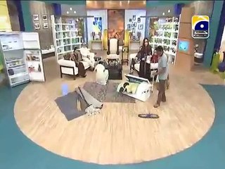 Check What Nadia Khan Doing In Her Live Show