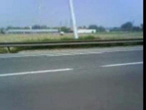 comment doubler une ferrari avec une clio