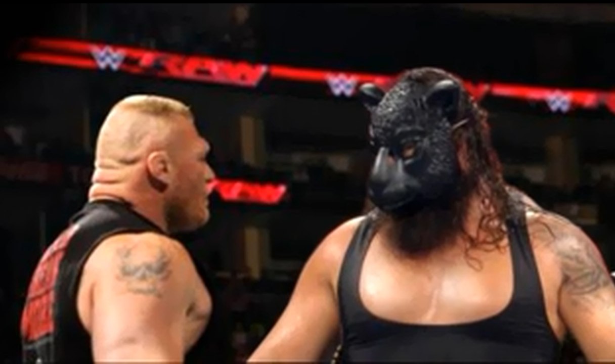 Brock Lesnar vs Braun Strowman - Steel Cage Match - WWE Hell in a Cell 2015