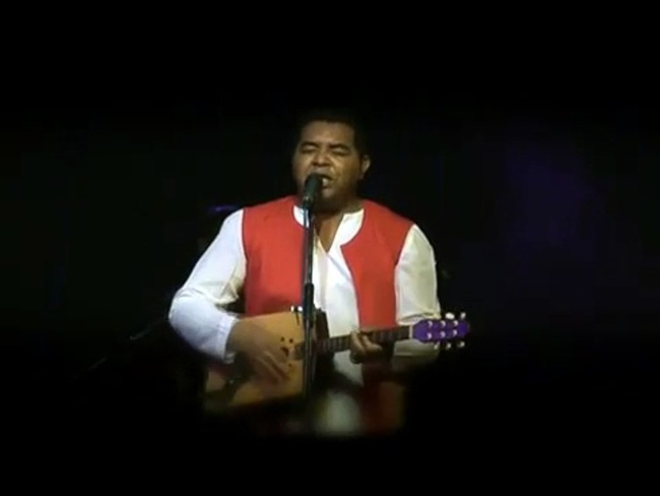 Zay miharitra ihany no IZY e