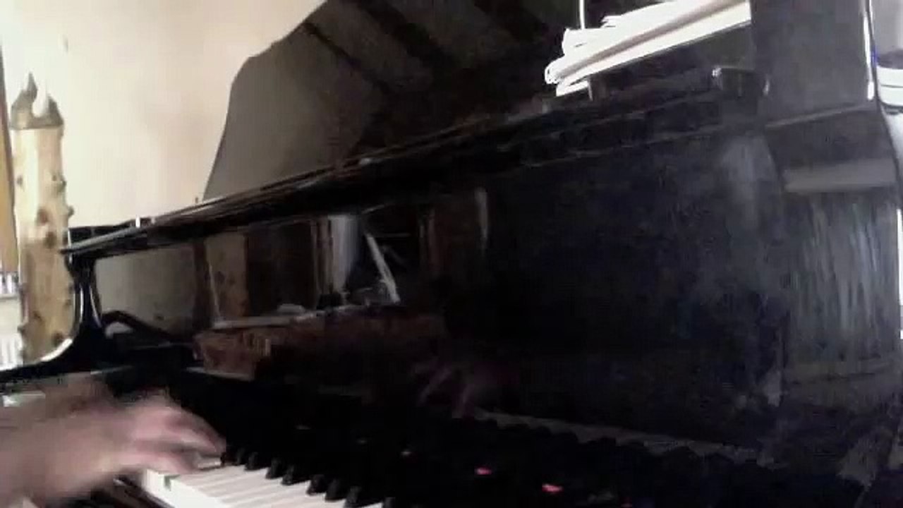 Game of thrones soundtrack on piano