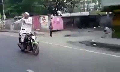dangerous driving a bike never try yourself