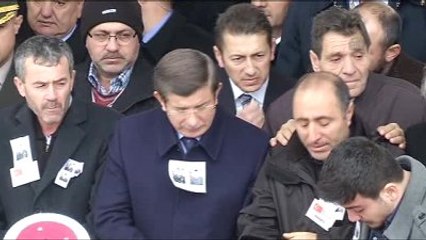 Sur'da Şehit Olan Üsteğmen Enes Demir ile Astsubay Doğukan Tazegül'ün Cenaze Namazı (2)