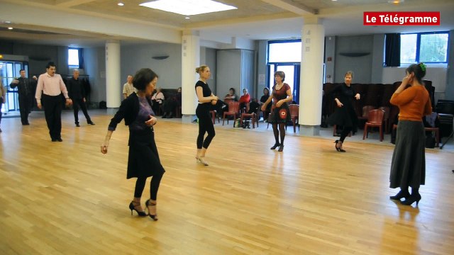Châteaulin. Un cours de tango argentin comme si vous y étiez