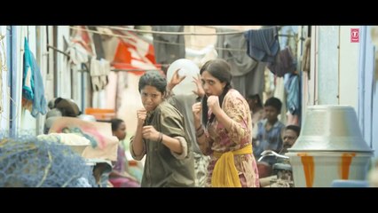 JHALLI PATAKHA Full Video Song SAALA KHADOOS R. Madhavan, Ritika Singh