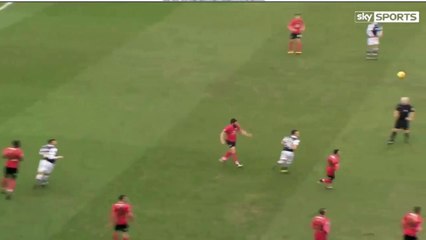 En Angleterre, le gardien Jordan Archer doit improviser... un arrêt de la tête