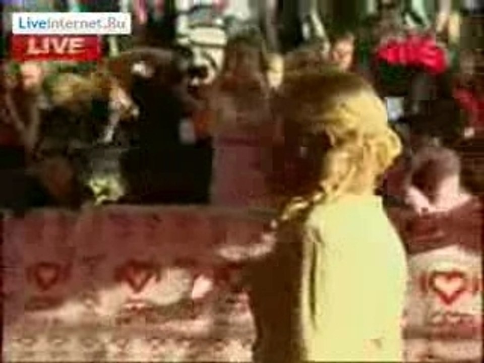 ChristinaAguilera_-_Red-Carpet_-_Muz_Tv_Awards(06-01-07)