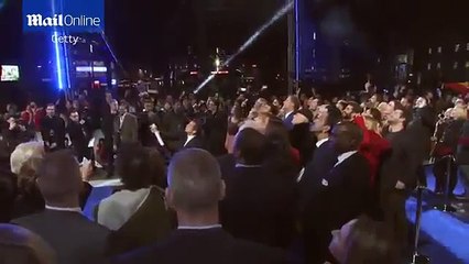 Moment Ben Stiller uses the world's longest selfie stick to snap stars: Zoolander 2 London premiere (News World)