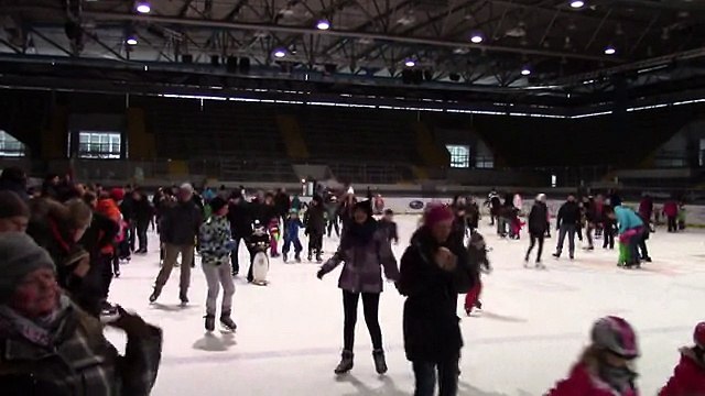 Как научить ребенка кататься на коньках-