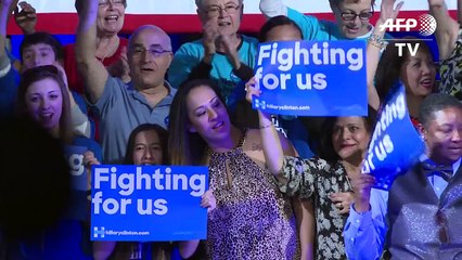 Favoriten Trump und Clinton gewinnen US-Vorwahlen