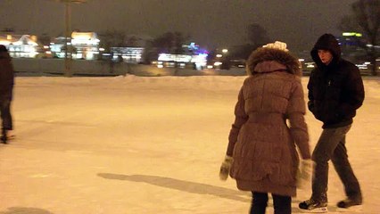 Катание на коньках круг 2.MOV