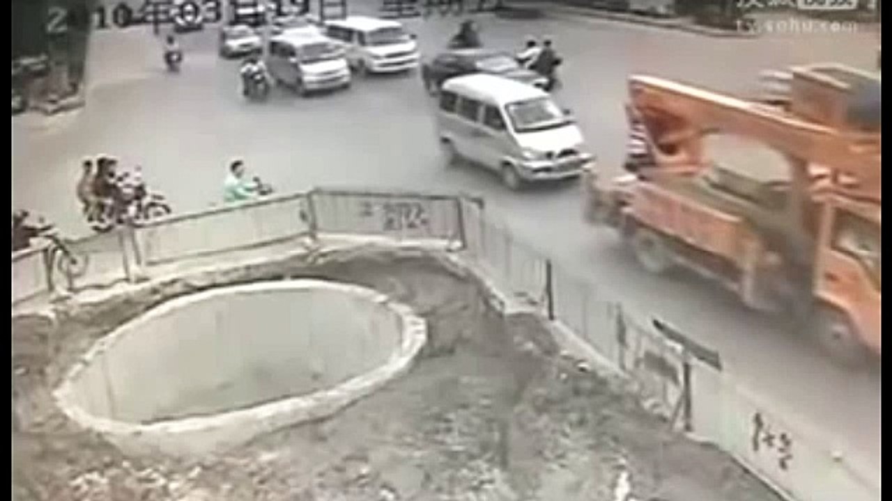 Super Scooter Driver - Funny Accident Expert