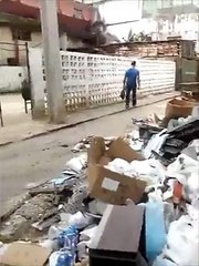 Cuba: Vertedero de basura en la calle Estrella esquina Aramburo, La Habana.