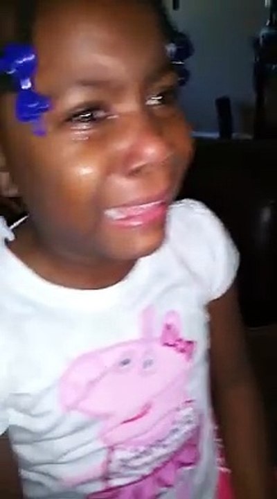 Une fillette en pleurs quand elle apprend qu'Obama va quitter la Maison Blanche