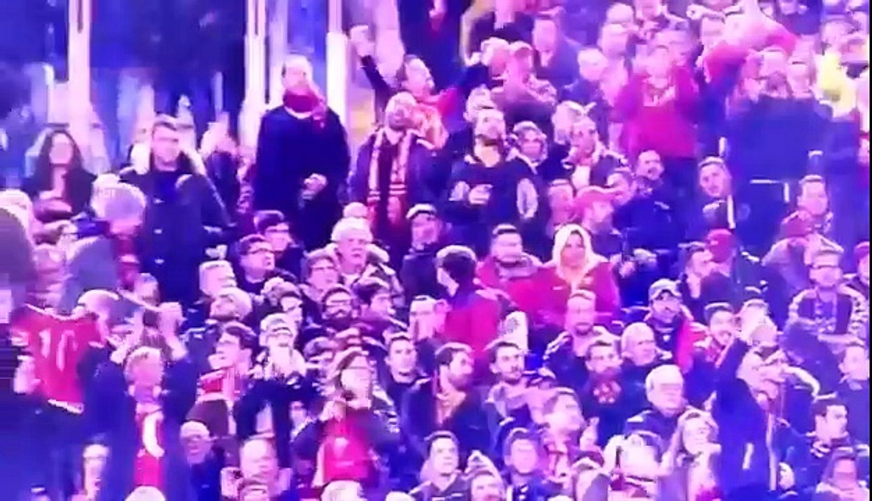 Cori per Totti che si commuove prima di Roma-Palermo