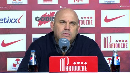 Video herunterladen: Foot - L1 - LOSC : Antonetti «Déçu malgré la victoire»