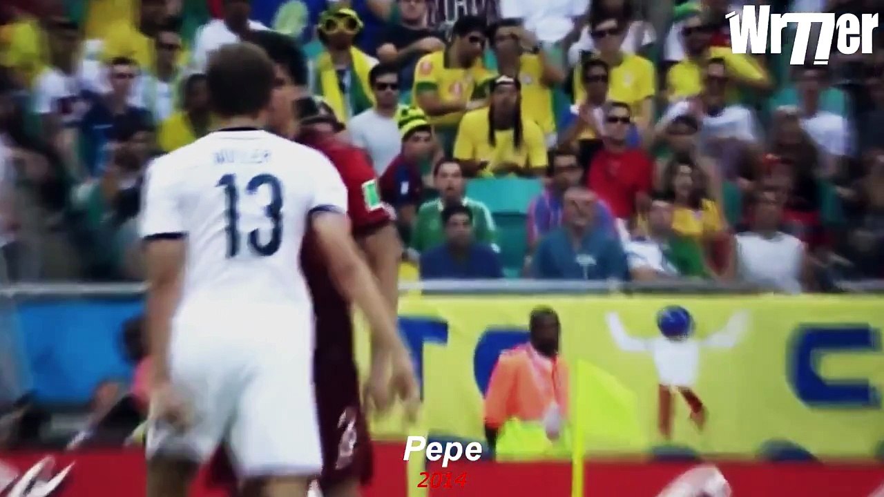 Top 10 Stupid Headbutts In Football