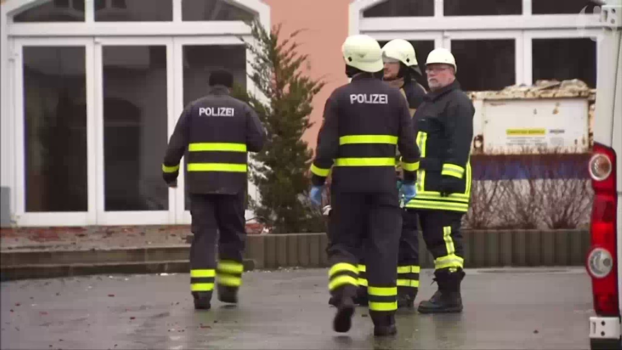 Fire destroys German refugee shelter