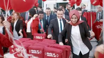Mutlu Et Mutlu Ol Şarkısı - Ülker 70. Yıl Reklamı