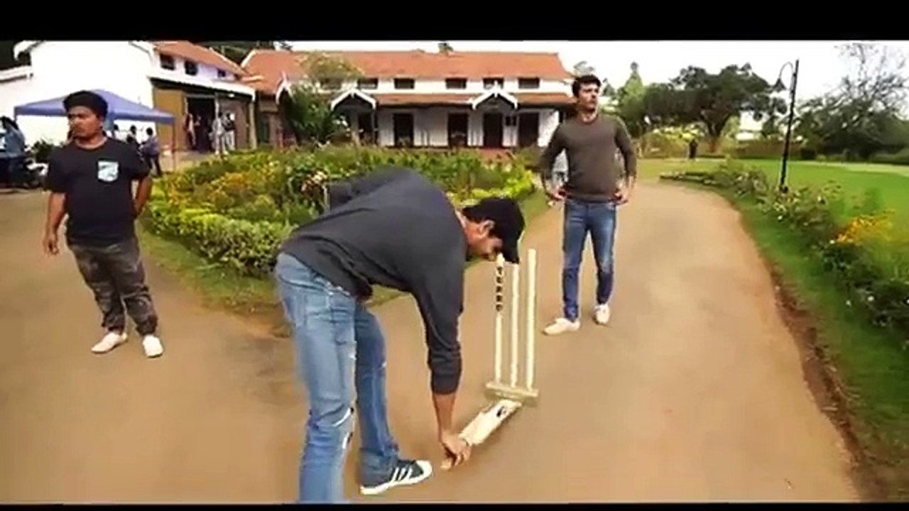 Cricket Match  Kapoor Vs Sons   Sidharth Malhotra   Fawad Khan (Funny Videos 720p)