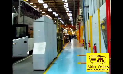 Rádio Ônibus na Marcopolo Carlos Henrique entrevista Marina Bueno