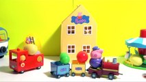 (TOYS) PEPPA PIG Surprise Eggs in House, Fire Truck, Train, Campervan ✿ Oeufs Surprises cachés Peppa