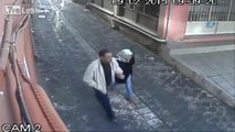 Con un secchio di contro un coltello: un passante ha salvato турчанку p� - 2016
