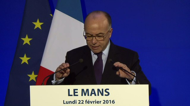 Cazeneuve: 326 mineurs isolés à Calais et Grande-Synthe