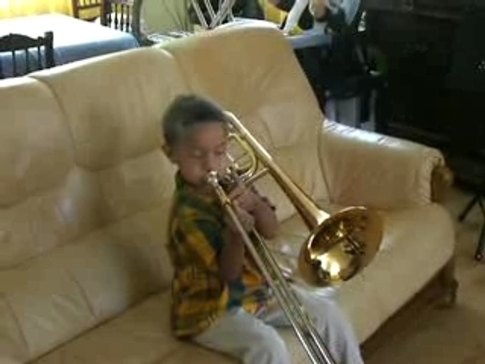 Florian joue du trombone