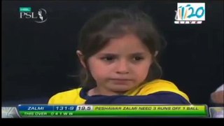 Shahid Afridi Little Daughter_