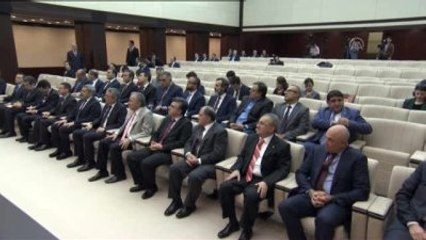 Davutoğlu: "Türkiye'ye Karşı Yürütülen Kirli Kampanyayı Dikkatle İzliyoruz"
