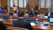 Pres. Park urges secretaries to be prepared for security, economic threats