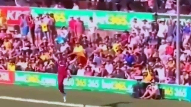 Top 30 ¦ Unbelievable Catches in Cricket ¦ Impossible Catches - 2015