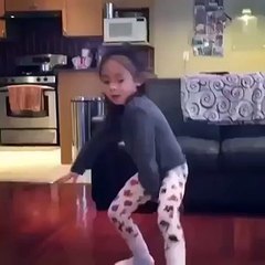 Little Girl Jams To Rhianna's -Work-